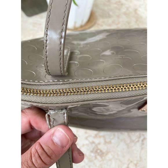 Kate Spade patent leather tote handbag- beige - tan - Picture 9 of 16